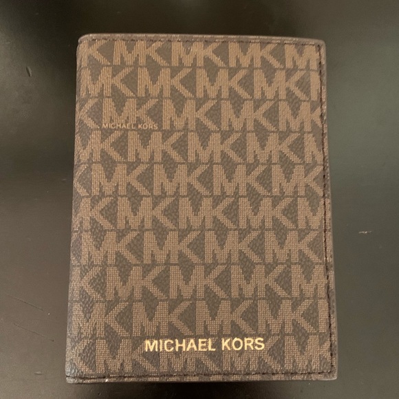 Michael Kors Handbags - Michael Kors Bedford travel passport wallet